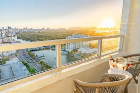 FontaineBleau Resort High Floor w Ocean Views